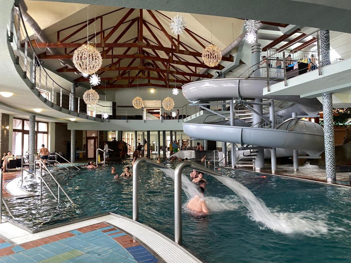 Apartment Friends Besenova - Free Swinning Pool Екстер'єр фото